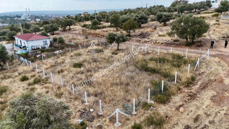 Didim  zümrüttepe de satılık köşebaşı 485m2 villa arsası 