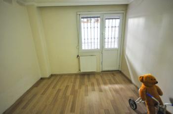 Müstakil Bahçeli 2+1 90m2 Genç Binada Giriş Kat Masrafsız Daire