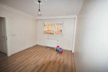 Müstakil Bahçeli 2+1 90m2 Genç Binada Giriş Kat Masrafsız Daire