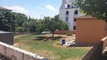 FİRUZKÖY HASAN ÖNEL CD. SATILIK 761 M2 BAHÇELİ EV