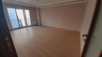Esenyurt Devlet Hastanesine Yakın 2+1 Ayrı Mutfak Balkonlu Daire