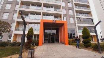 Göl Panorama Sitesinde Balkonlu Gömme Dolaplı Satılık 2+1