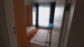 Göl Panorama Sitesinde Balkonlu Gömme Dolaplı Satılık 2+1
