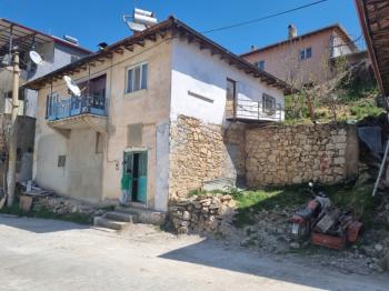 Kızılcasöğut Beldesi Banaz/Uşak Satılık Eşyalı Müstakil Ev