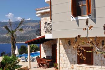 ANTALYA KAŞ DA KİRALIK HAVUZLU LUX VİLLA