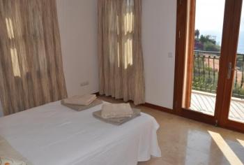 ANTALYA KAŞ DA KİRALIK HAVUZLU LUX VİLLA
