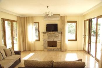 İZMİR ÇEŞME DE KİRALIK HAVUZLU LUX TATİL VİLLASI