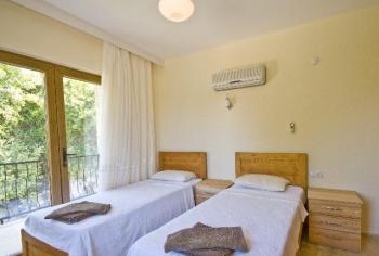 İZMİR ÇEŞME DE KİRALIK HAVUZLU LUX TATİL VİLLASI