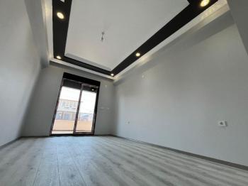 Burhaniye Öğretmenler Mahallesi 4 Banyolu 5+1 Satılık Villa