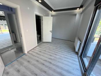 Burhaniye Öğretmenler Mahallesi 4 Banyolu 5+1 Satılık Villa