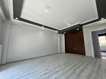 Burhaniye Öğretmenler Mahallesi 4 Banyolu 5+1 Satılık Villa