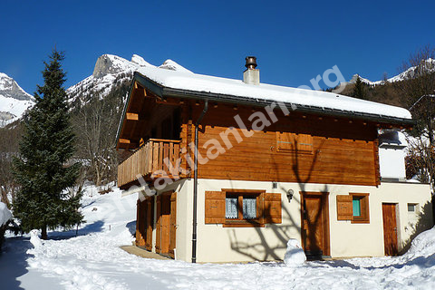 •	KARTEPE Günlük Kiralık Dağ Evi SAPANCA DAG EVI 