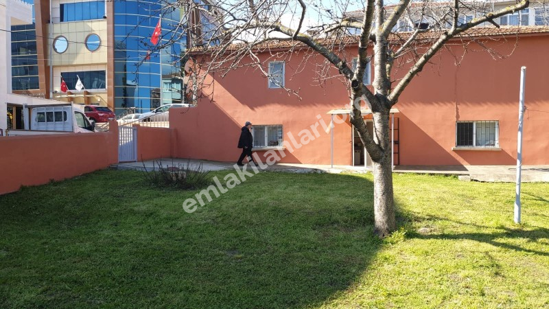 FİRUZKÖY HASAN ÖNEL CD. SATILIK 761 M2 BAHÇELİ EV