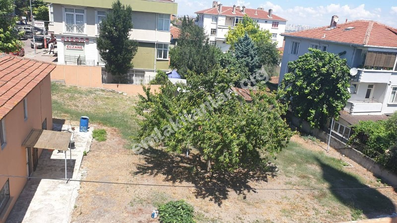 FİRUZKÖY HASAN ÖNEL CD. SATILIK 761 M2 BAHÇELİ EV