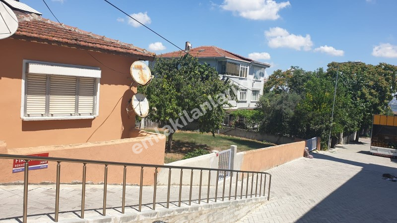 FİRUZKÖY HASAN ÖNEL CD. SATILIK 761 M2 BAHÇELİ EV