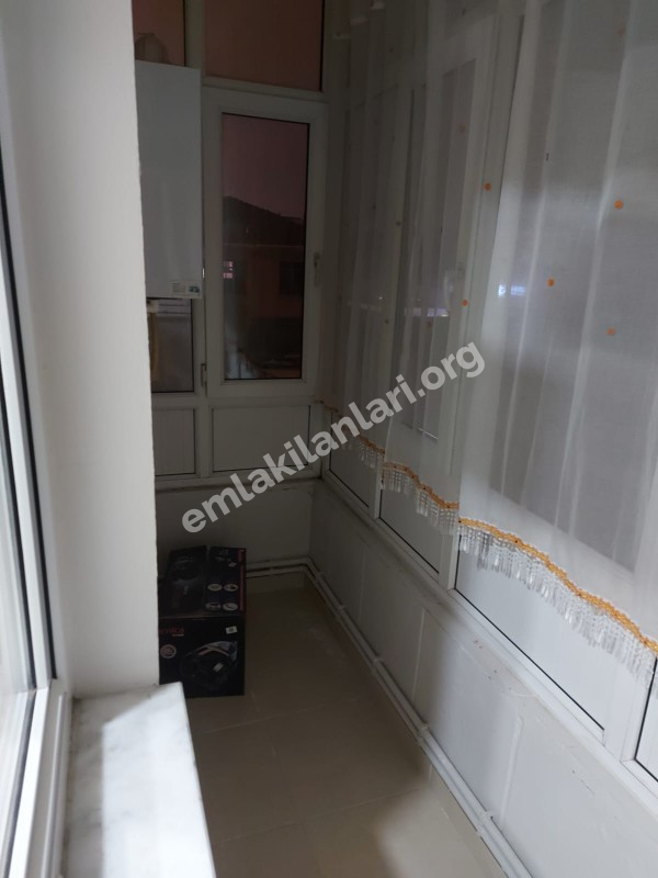Boyalı laminat cift balkon teraslı 