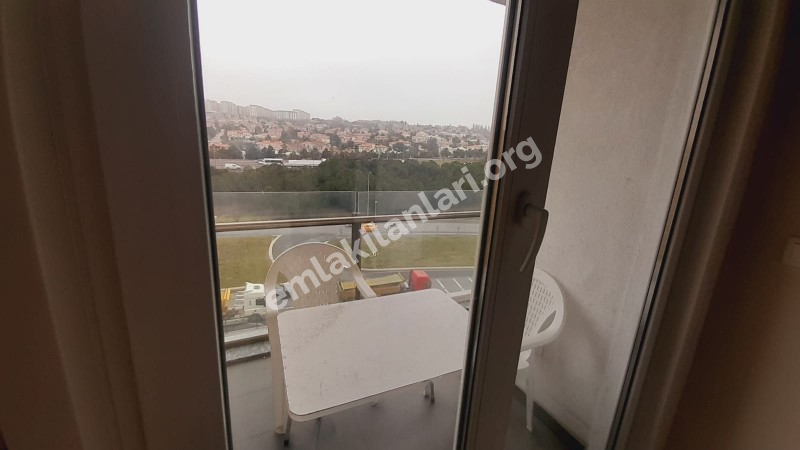 Göl Panorama Sitesinde Balkonlu Gömme Dolaplı Satılık 2+1