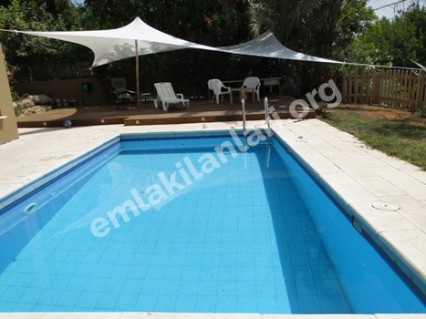 SAPANCA’DA GÜNLÜK KİRALIK HAVUZLU VİLLA 