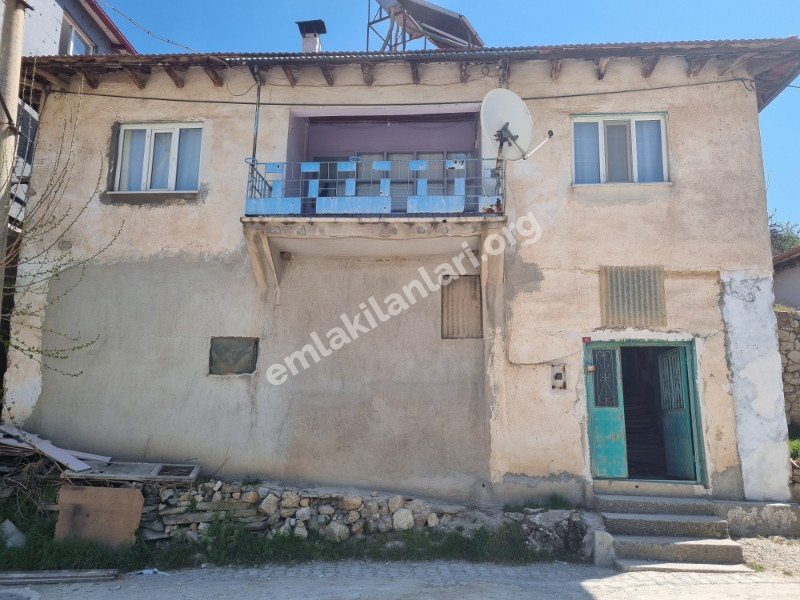 Kızılcasöğut Beldesi Banaz/Uşak Satılık Eşyalı Müstakil Ev