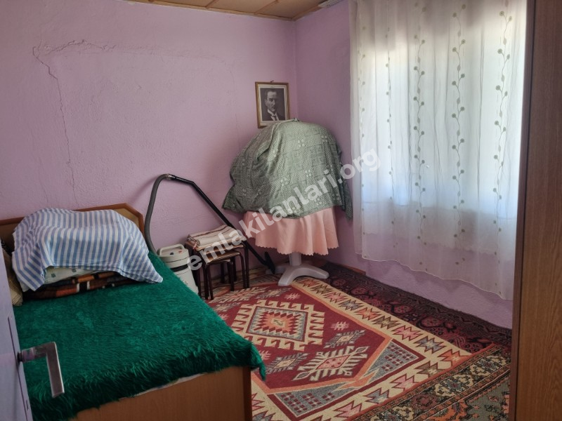 Kızılcasöğut Beldesi Banaz/Uşak Satılık Eşyalı Müstakil Ev