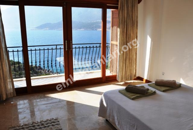 ANTALYA KAŞ DA KİRALIK HAVUZLU LUX VİLLA