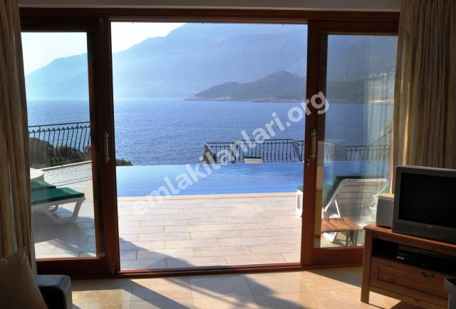 ANTALYA KAŞ DA KİRALIK HAVUZLU LUX VİLLA