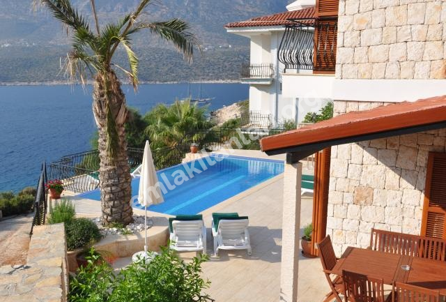 ANTALYA KAŞ DA KİRALIK HAVUZLU LUX VİLLA