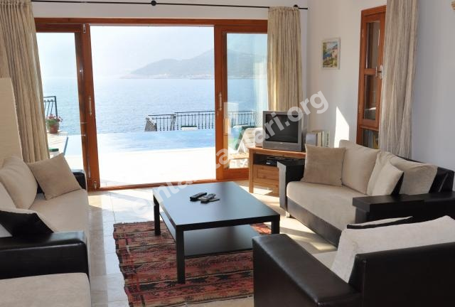 ANTALYA KAŞ DA KİRALIK HAVUZLU LUX VİLLA