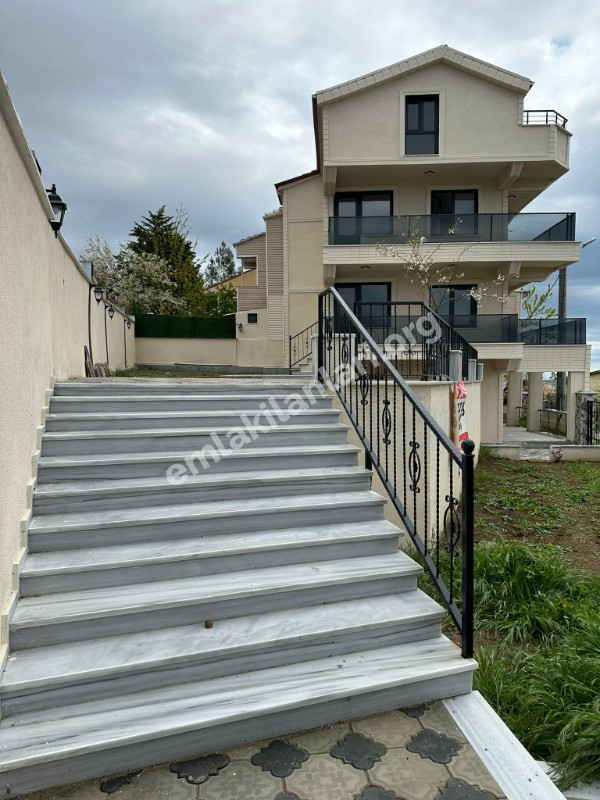 TEKİRDAĞ MARMARA EREĞLİSİN DE DENİZ MANZARALI SATILIK VİLLA