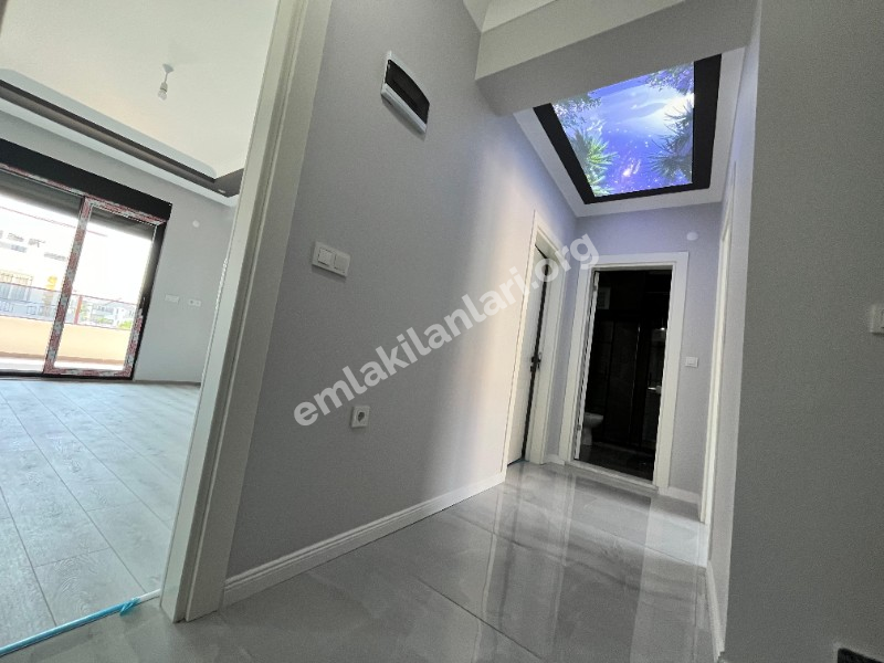 Burhaniye Öğretmenler Mahallesi 4 Banyolu 5+1 Satılık Villa