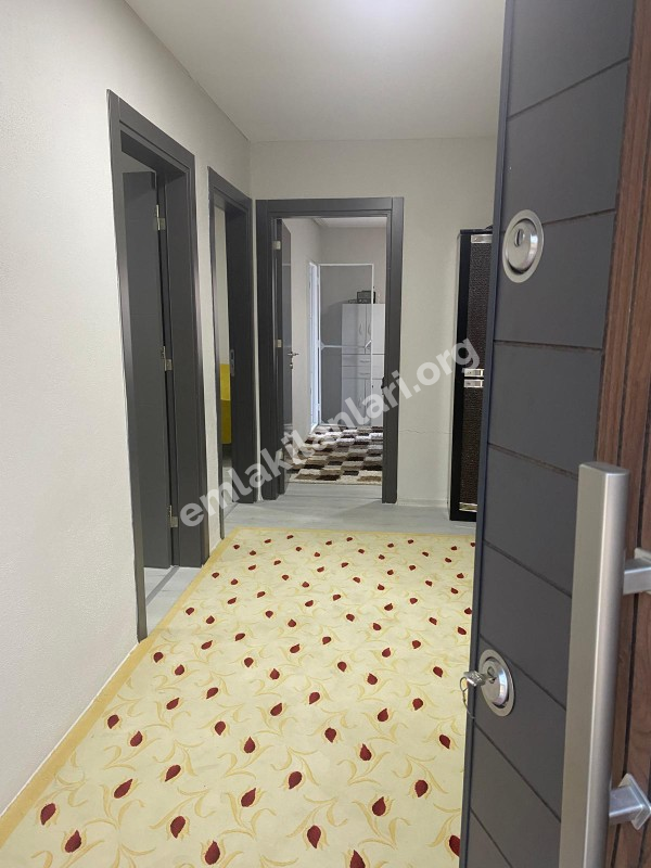 YAKAKÖYDE MANZARALI 1.111 m2 BAHÇEDE 140 M2 MÜSTAKİL EŞYALI EV