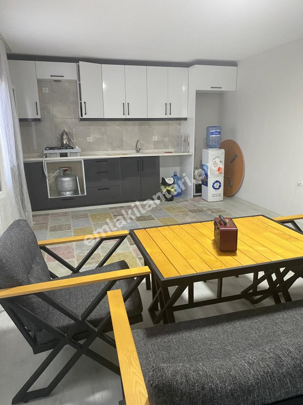 YAKAKÖYDE MANZARALI 1.111 m2 BAHÇEDE 140 M2 MÜSTAKİL EŞYALI EV
