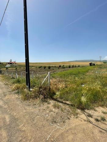 Güvenay - Çorum Yeni İskilip Yolu Üstü Satılık Bahçe