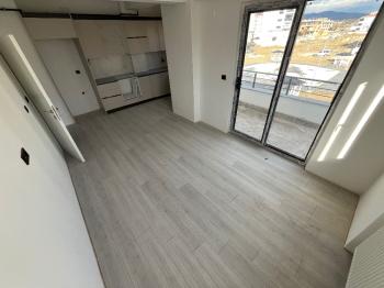 GÜVENAY - ÇORUM MERKEZ ÇEPNİ MAH. YENİ HASTAHANE CİV. 2+1 SATILIK 