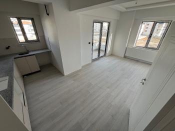 GÜVENAY - ÇORUM MERKEZ ÇEPNİ MAH. YENİ HASTAHANE CİV. 2+1 SATILIK 