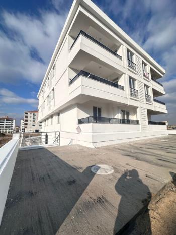 Güvenay - Çorum Fen Lisesi Civarı Yüksek Giriş 2+1 Satılık Daire