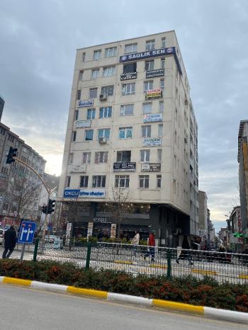 GÜVENAY - ÇORUM GAZİ CADDESİ ÜZERİ CADDE CEPHE 3+1 OFİS