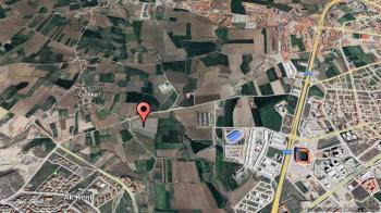 GÜVENAY - ÇORUM CELİLKIRI BİNİCİLİK TESİSİ YANI SATILIK TARLA HİSSESİ