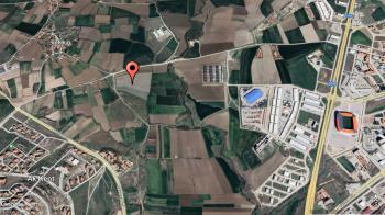 GÜVENAY - ÇORUM CELİLKIRI BİNİCİLİK TESİSİ YANI SATILIK TARLA HİSSESİ