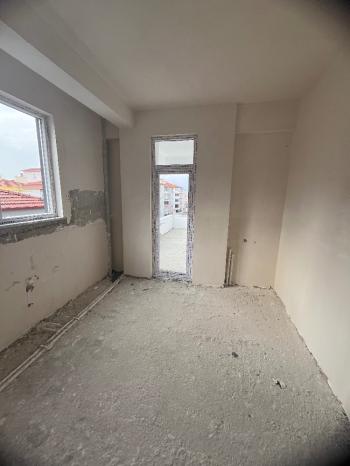 GÜVENAY- ÇORUM ULUKAVAK MAHALLESİ BUHARA OPET KARŞISI 2+1 SATILIK DAİRE 