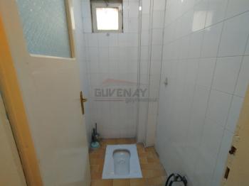 GÜVENAY - ÇORUM ESNAF EVLERİ CAMİİ KARŞISI SATILIK 3+1 GENİŞ DAİRE