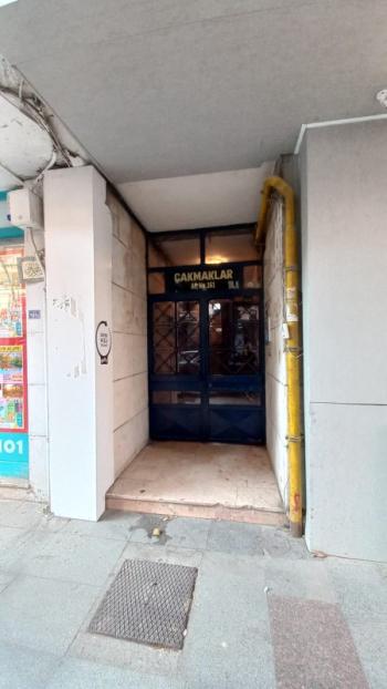 İzmit Merkez Cumhuriyet Parkı Mevkii Kiralık Ara Kat 3+1 Daire