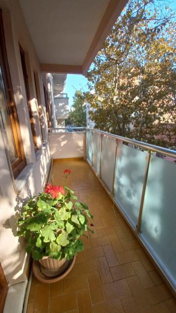 İzmit Merkez Cumhuriyet Parkı Mevkii Kiralık Ara Kat 3+1 Daire
