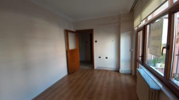 İzmit Merkez Cumhuriyet Parkı Mevkii Kiralık Ara Kat 3+1 Daire