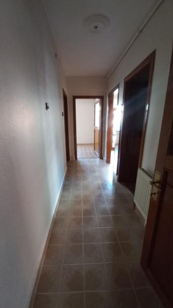 İzmit Merkez Cumhuriyet Parkı Mevkii Kiralık Ara Kat 3+1 Daire
