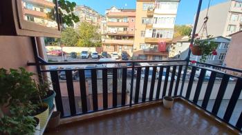 İzmit Merkez Cumhuriyet Parkı Mevkii Kiralık Ara Kat 3+1 Daire