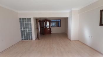 İzmit Merkez Cumhuriyet Parkı Mevkii Kiralık Ara Kat 3+1 Daire