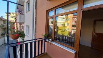 İzmit Merkez Cumhuriyet Parkı Mevkii Kiralık Ara Kat 3+1 Daire