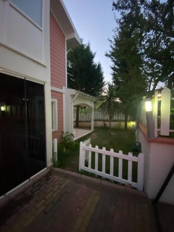 BAŞİSKELE YENİKÖY NİLÜFER PARK SATILIK VİLLA