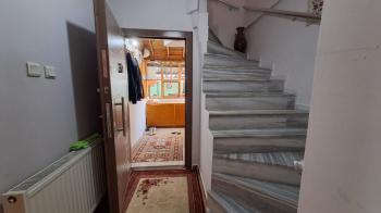 BAŞİSKELE YENİKÖY SATILIK BAHÇELİ VİLLA